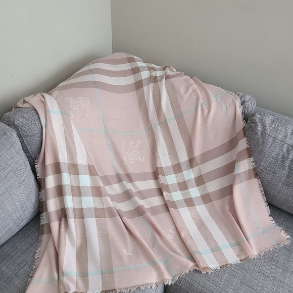 Burberry London wool silk giant wrap - Picture 8 of 14